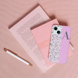 Funda Para iPhone 15 Bonito Clásica MONOGRAM A LILAC FLOWERS