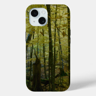 Funda Para iPhone 15 Bosque en el cambio de otoño