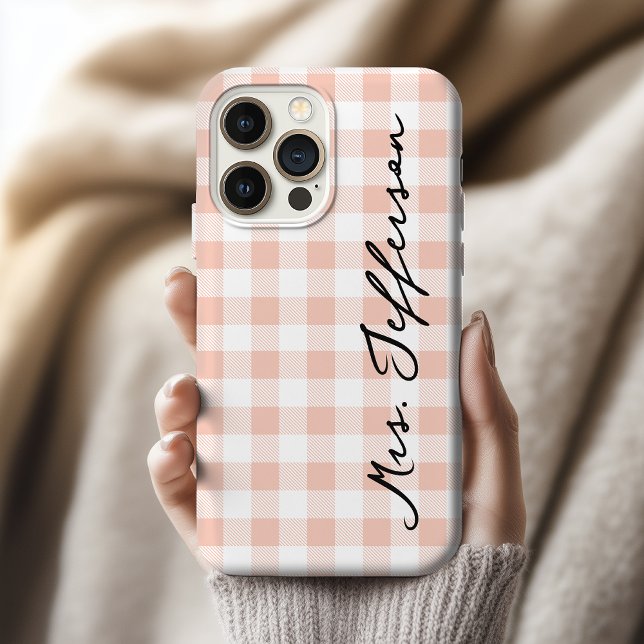 Funda De Case-Mate Para iPhone Bride and Groom Matching Peach Plaid Phone Case (Personalized Peach Gingham iPhone Case Wedding Gift for Bride and Groom or Husband and Wife)