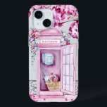 Funda Para iPhone 15 Cabina de teléfono floral rosa personalizada<br><div class="desc">Esta bonita maleta telefónica incluye una cabina de teléfono rosa adornada con flores y un árbol cercano que deja caer flores rosas en el suelo. Puedes personalizar con tu nombre.</div>
