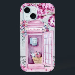 Funda Para iPhone 15 Cabina de teléfono floral rosa personalizada<br><div class="desc">Esta bonita maleta telefónica incluye una cabina de teléfono rosa adornada con flores y un árbol cercano que deja caer flores rosas en el suelo. Puedes personalizar con tu nombre.</div>