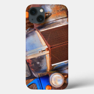 Funda Para iPhone 13 Camión viejo y oxidado en una granja