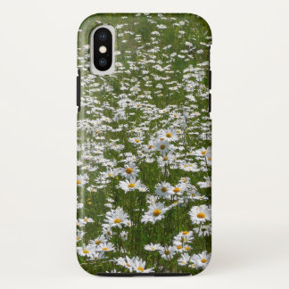 Funda Para iPhone XS Campo de flores silvestres de Daisies Alaskan