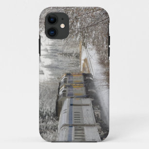 Funda Para iPhone 11 Canadá, Alberta. Tren de nieve de VIA Rail entre