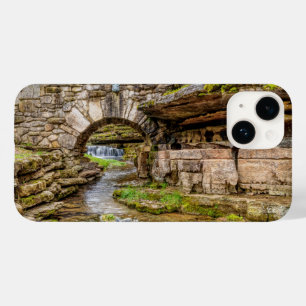 Funda Para iPhone 14 De Case-Mate Cascada Ozarks bajo puente