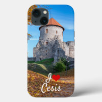 Castillo medieval rodeado de bosques