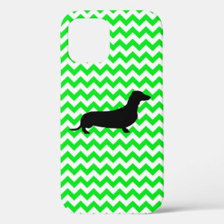 Funda Para iPhone 12 Chevron verde irlandés con Dachshund