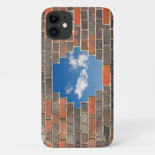 Funda Para iPhone 11 Cielo a través de un agujero en una pared de ladri