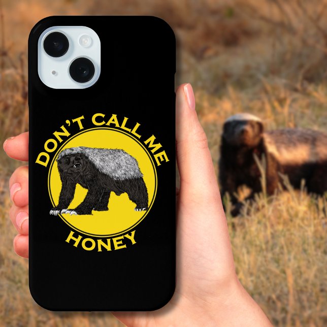 Funda De Case-Mate Para iPhone Cita divertida de tejón mielero (Funny honey badger quote don’t call me honey black and yellow phone case)