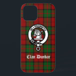 Funda Para iPhone 12 Clan Dunbar Tartan & Escudo Badge<br><div class="desc">Clan escocés Dunbar insignia escudo y texto de personalizable sobre fondo tartán</div>