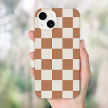 Funda Para iPhone 14 De Case-Mate Comprobación del retro de óxido<br><div class="desc">Estuche de diseño para teléfono de impresión de tablero de ajedrez boho en naranja quemado y colores crema. Utilice las herramientas de diseño para agregar su propio monograma,  nombre u otro texto,  o cambie el color de fondo para crear uno único de los tipos de cobertura del dispositivo.</div>