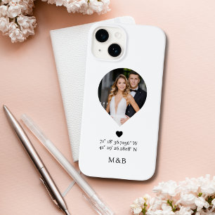 Funda Para iPhone 14 De Case-Mate Corazón Romántico de Monograma con Foto Coordenada