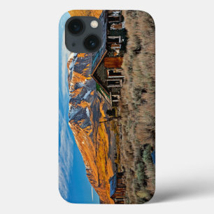 Funda Para iPhone 13 Cortijo viejo a lo largo del lago Hwy 395 en junio