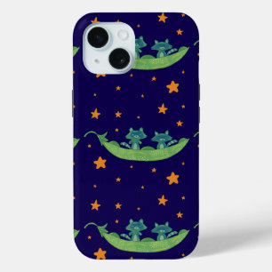 Funda Para iPhone 15 Dos mapaches en una vaina de guisante   Arte popul