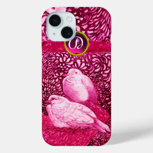 FUNDA PARA iPhone 15 DOVAS BLANCAS EN MONOGRAMA DE FUCHSIA ROSA
