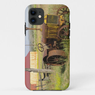 title_seo2 EE. UU., Oregón, Shaniko. Tractor viejo oxidado en