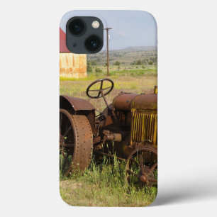 Funda Para iPhone 13 EEUU, Oregón, Shaniko. Rusto tractor vintage en