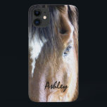 Funda Para iPhone 11 El caballo equino del alma el | personalizado<br><div class="desc">Fotografía del primer de una cabeza de caballo equina. Regalo personalizado para los jinetes,  los vaqueros,  las vaqueras,  los guardabosques y los caballo-amantes. Photography©riverme*2012/04/23.</div>