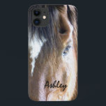 Funda Para iPhone 11 El caballo equino del alma el | personalizado<br><div class="desc">Fotografía del primer de una cabeza de caballo equina. Regalo personalizado para los jinetes,  los vaqueros,  las vaqueras,  los guardabosques y los caballo-amantes. Photography©riverme*2012/04/23.</div>
