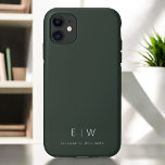 Funda Para iPhone 11 Elegante verde oscuro moderno nombre de monograma<br><div class="desc">Eleva tu smartphone con nuestro elegante y clásico estuche para iPhone de Monograma Minimalista Moderno. Este funda de diseño meticuloso combina la sofisticación atemporal con el minimalismo contemporáneo. Diseñado a la perfección, no sólo protege tu equipo, sino que también añade un toque de estilo personalizado. Las opciones de personalización de...</div>