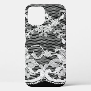 Funda Para iPhone 12 Encaje floral blanco sobre un fondo negro.