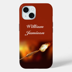 Funda Para iPhone 15 Énfasis en deportes de dardos Dardo en llamas pers
