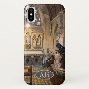 Funda Para iPhone X Estatua de Jesús en una capilla tranquila.