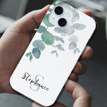 Funda Para iPhone 15 Eucalipto de acuarela personalizado<br><div class="desc">Proteja y decore su iPhone con este elegante funda. Está decorada con hojas de eucaliptos acuáticas en tonos verdes suaves sobre un fondo blanco. Personalizar con su nombre y monograma. Acuarela original © Michele Davies.</div>