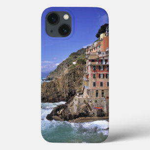 Funda Para iPhone 13 Europe, Italy, Riomaggiore. Riomaggiore is built