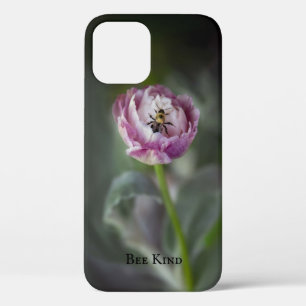Funda Para iPhone 12 Flor Rosa Inspiradora y Abejorro