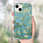 Funda Para iPhone 14 De Case-Mate Flores de almendra | Vincent van Gogh<br><div class="desc">Flores de almendra (1890) del artista holandés Vincent van Gogh (1853-1890). La pintura de Van Gogh en Almond Blossoms muestra delicadas flores blancas frente a un vibrante cielo turquesa, simbolizando la nueva vida y renovación. Inspiradas por el arte japonés, las elegantes ramas y las líneas fluidas crean una sensación de...</div>