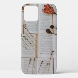 Funda Para iPhone 12 Flores secas en los libros