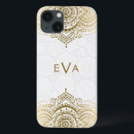 Funda Para iPhone 13 Fondo blanco del Personalizado de ornamentos de en<br><div class="desc">Elegante adorno de encaje floral adornado con dorado sobre el fondo de los círculos blancos. El diseño puede solicitarse en cualquier color y en cualquier producto que ofrecemos. Personalizado y monograma opcional.</div>