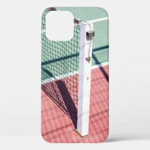 FUNDA PARA iPhone 12 FOTO CENTRADA DE UN POST EN UN LADO DE UN TENIS