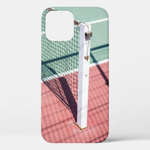 FUNDA PARA iPhone 12 FOTO CENTRADA DE UN POST EN UN LADO DE UN TENIS