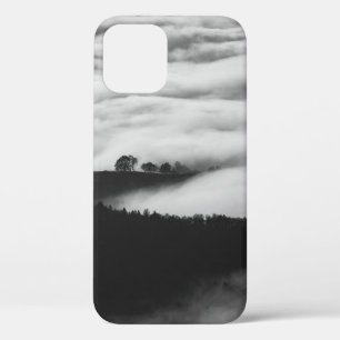 FUNDA PARA iPhone 12 FOTO DE MONTAÑA RODEADA DE MAR DE NUBES