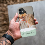 Funda Para iPhone 11 Foto familiar moderna y regalo personalizado de fá<br><div class="desc">Presentamos la foto familiar moderna y el regalo personalizado de la Casa de la Moneda! Este regalo único y reflexivo está diseñado para celebrar y apreciar los momentos especiales de su familia. Dé el regalo de recuerdos preciados y dulzura personalizada con el regalo de la Fábrica de la Moneda de...</div>