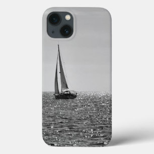 Funda Para iPhone 13 Foto moderna de Guay del barco de vela en verano