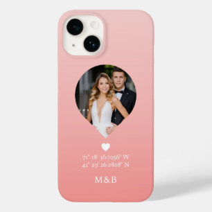Funda Para iPhone 14 De Case-Mate Foto Monograma Corazón Romántico Coordenadas Moder