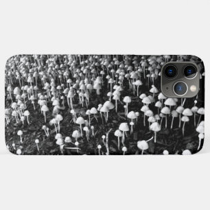 Funda Para iPhone 11 Pro Max Fotografía de colonia de hongos blancos y negros