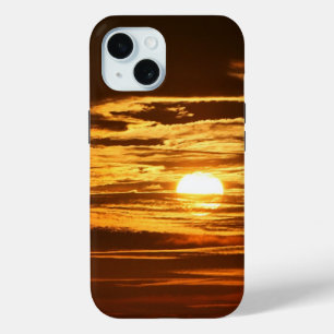 Funda Para iPhone 15 Fotografía de Sunrise through Clouds