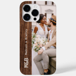 Funda Para iPhone 14 Pro Max De Case-Mate Fotomontaje de Pareja en Madera con Nombre Persona