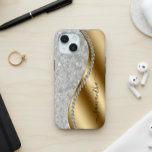 Funda Para iPhone 15 Funda de iPhone de diamantes con metal personaliza<br><div class="desc">Cualquier brillo o diamantes en el diseño son fotos y simulados.</div>