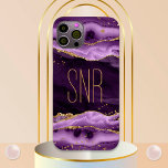 Funda Para iPhone 14 De Case-Mate Geode Purple Agate Monograma Nombre Gold Purpurina<br><div class="desc">Elegante y elegante estuche de teléfono celular personalizado con agate morado, geodoro y mármol con un falso purpurina de oro con un monograma, iniciales o nombre mostrado en un estilo de letra moderno editable en oro. OPCIONES: El ejemplo se muestra en un estilo de funda para iPhone 14 de apenas...</div>