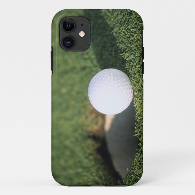 Funda De Case-Mate Para iPhone Golf Ball al borde del agujero (Reverso)