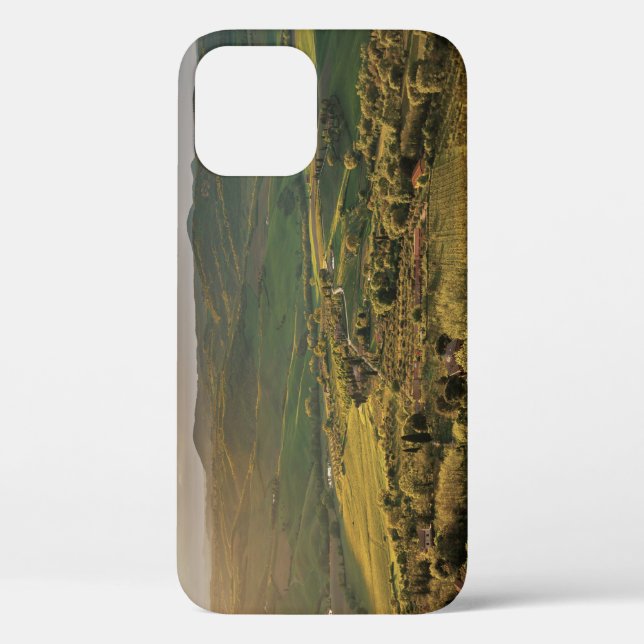 Funda De Case-Mate Para iPhone Granjas rurales italianas, puesta de sol toscana. (Reverso )