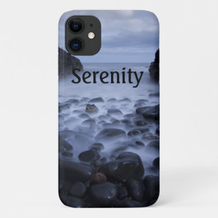 Funda Para iPhone 11 Guijarros y rocas a lo largo de la costa del océan
