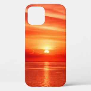 Funda Para iPhone 12 Hermoso amanecer colorido en el mar con dramati