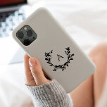 Funda Para iPhone 14 Pro De Case-Mate Hoja Rustica Monograma Crema Inicial Neutral<br><div class="desc">Una corona de hojas y laureles dibujada a mano rodea su monograma o inicial. Esta corona de laurel tiene un ambiente rústico o de granja. Haga clic en el botón personalizar para cambiar el color de fondo o para agregar más texto.</div>