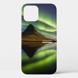 FUNDA PARA iPhone 12 HOMBRE PARADO AL LADO DEL CUERPO DEL AGUA CON AURO